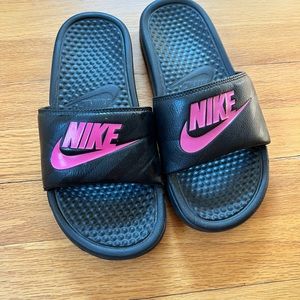 Nike slides - hardly worn